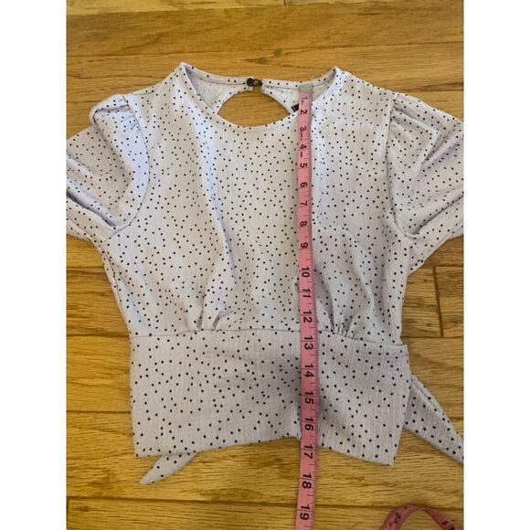 NWOT Berska, women's pale purple polka dotted, open back tied crop blouse sz Med - Picture 5 of 9